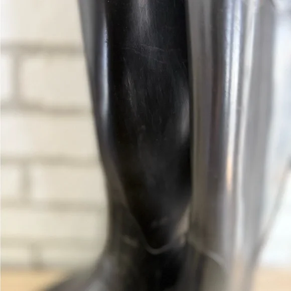 Hunter Classic Tall Black Waterproof Rain Boots - Picture 9 of 10